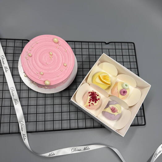 Бенто-торт и Моти + подарок от Vivienne Sabo — румяна MACARON