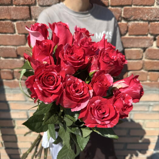 15 эквадорских роз