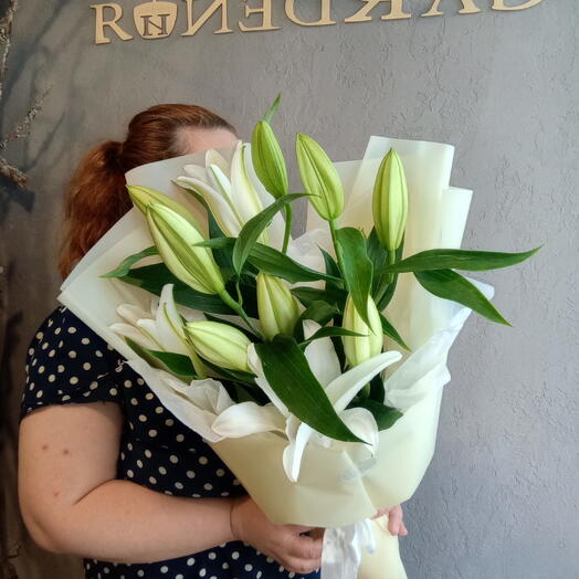 Букет белой лилии