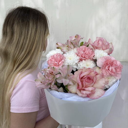 Я рядом 🌸💗🫶🏻 Авторский букет с альстромерией, диантусами и французскими розами