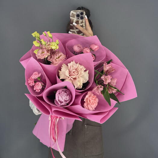 Дофаминовый букет💕 Кустовая роза, французская роза, эустома, пион, диантусы и альстромерия