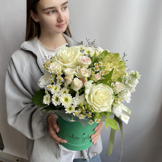 Композиция в светлой гамме с розами