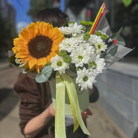 Композиция "Солнечный дневник" (подсолнух, хризантема кустовая)