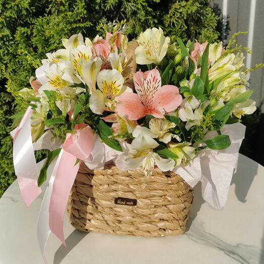 Корзина "Нежная альстромерия"🌸