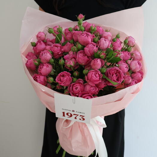 Pink Bombastic Spray Roses