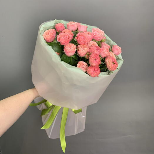 Букет из кустовых роз