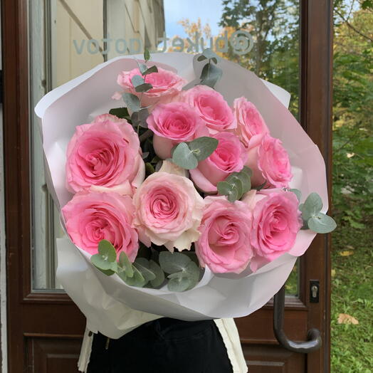 Моно букет из розовых роз