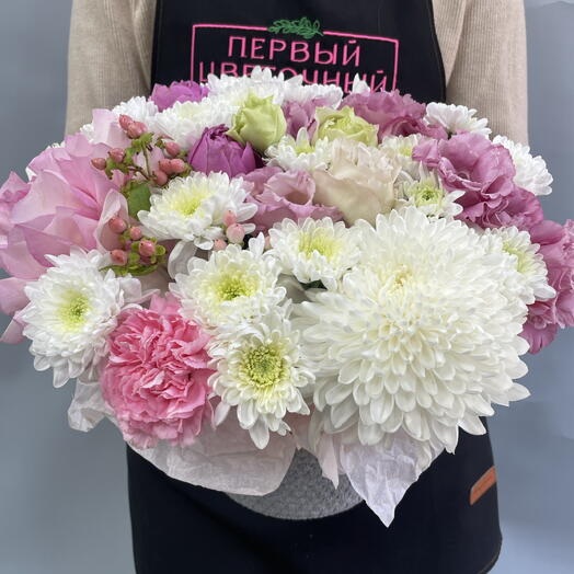 Авторская композиция в кашпо с французской розой