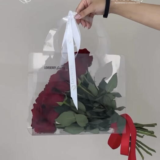 Букет «Нежность в каждом лепестке» красные