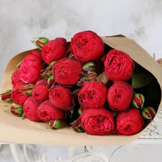 Un ramo de 19 rosas arbustivas en forma de peonía