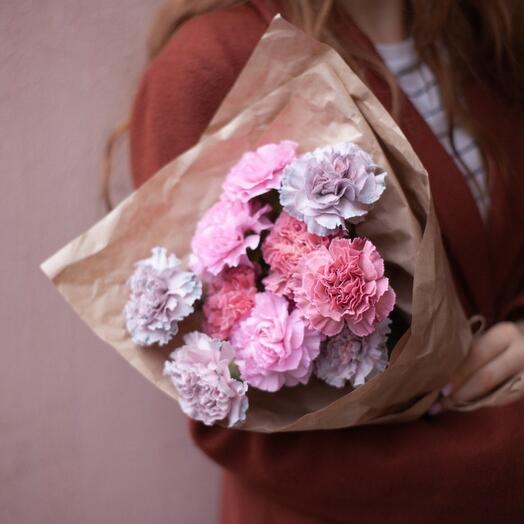 Букет из диантусов в крафте 11