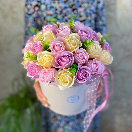 Шикарный букет из 35 мыльных роз