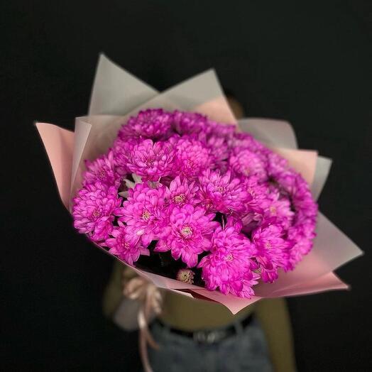 Bouquet of rose bush chrysanthemums