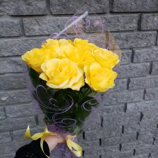 Bouquet of 7 yellow roses