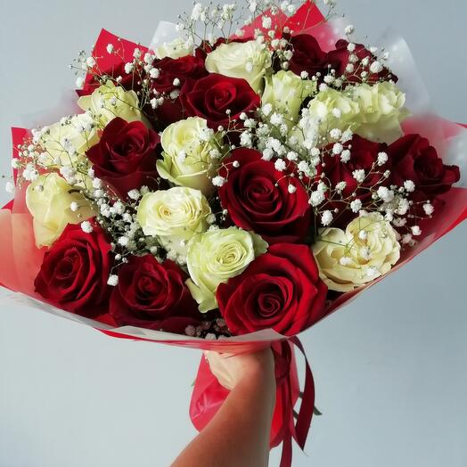 Ramo de 25 rosas con gypsophila