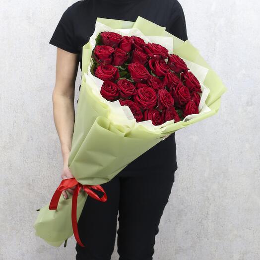 25 red Naomi roses 70 cm in designer packaging