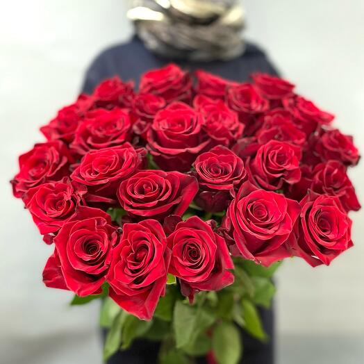 Mono bouquet of red Ecuadorian rose