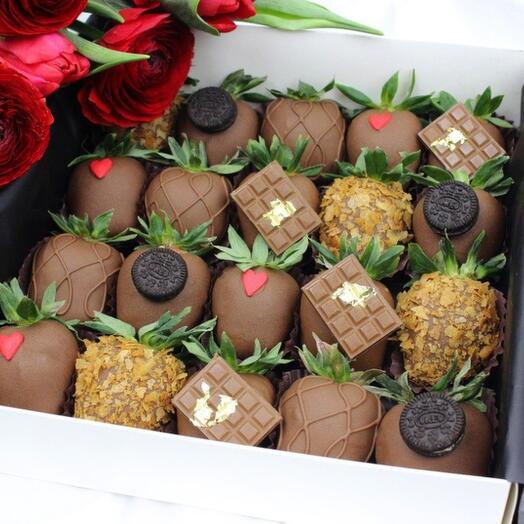 Коробочка клубники в шоколаде 20 шт " Wonka "