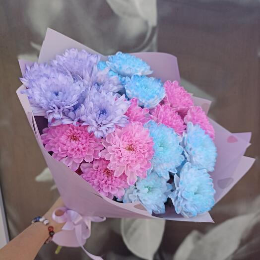 A bright bouquet of 5 bush chrysanthemums for mom