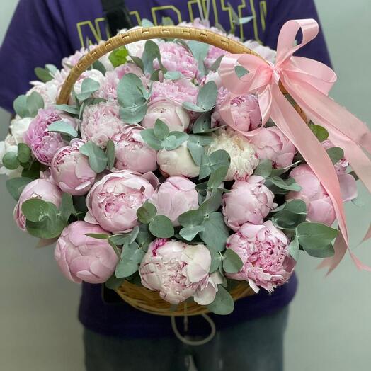 Пионы в корзине 💐