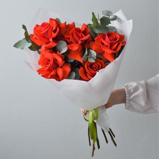 5 Red French roses with eucalyptus | Bouquet 204 Bottega dei Fiori