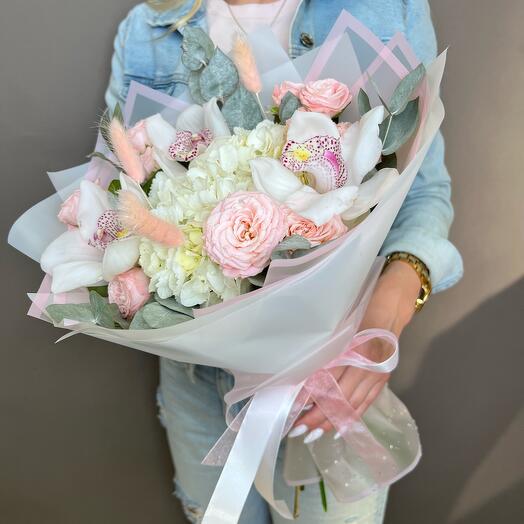 Bouquet of hydrangeas, roses and orchids