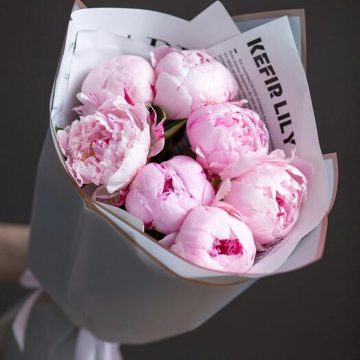 7 pink peonies