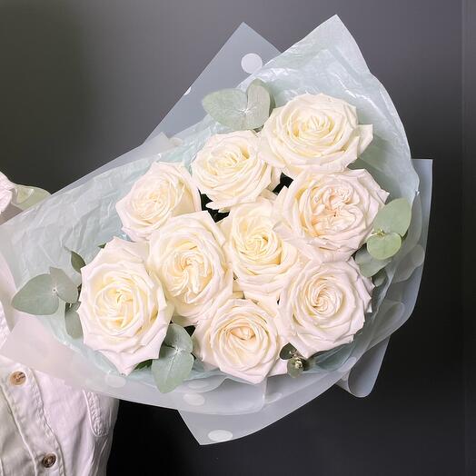 Моно букет из 9 пионовидной белой розы