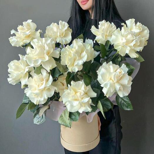 Белые французские розы