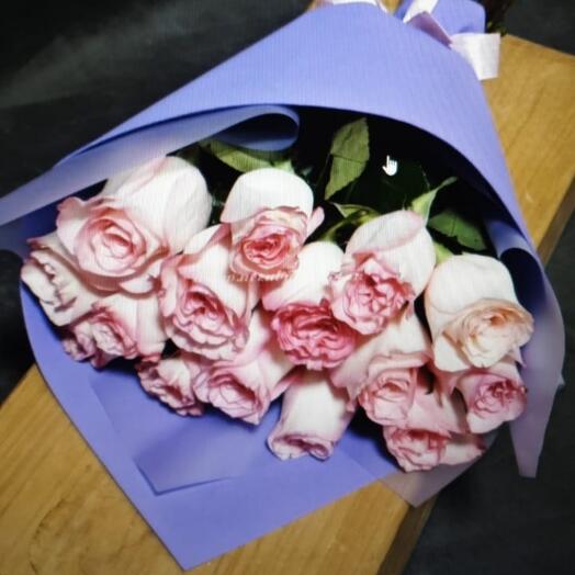 15 branded Jomilia roses in stylish packaging