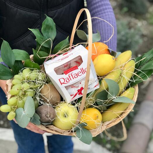 Cesta de frutas de todos los beneficios