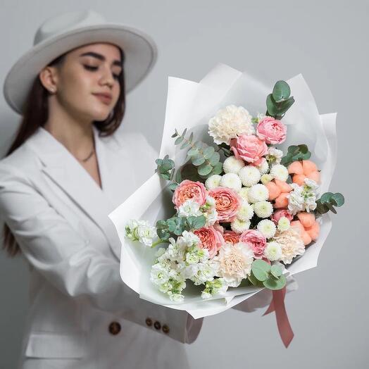 Bouquet with Juliet bush rose