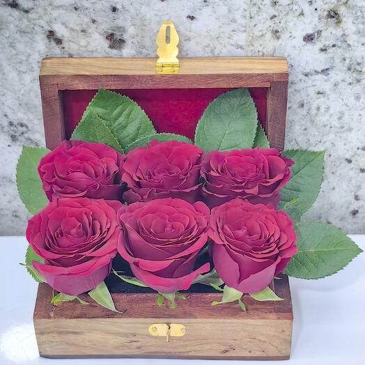 Treasure box with 6 Red Rose