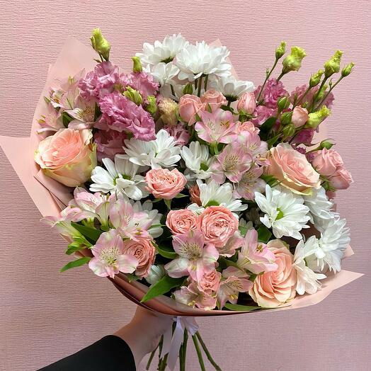 Bouquet with roses, lisianthus and alstroemeria
