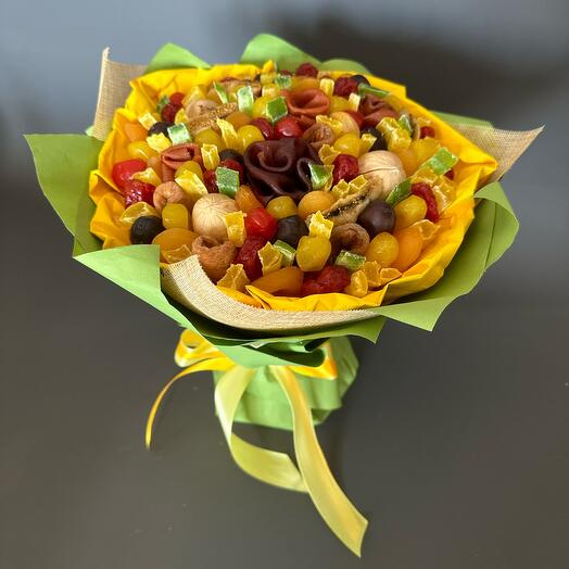 Букет из сухофруктов и пастилы