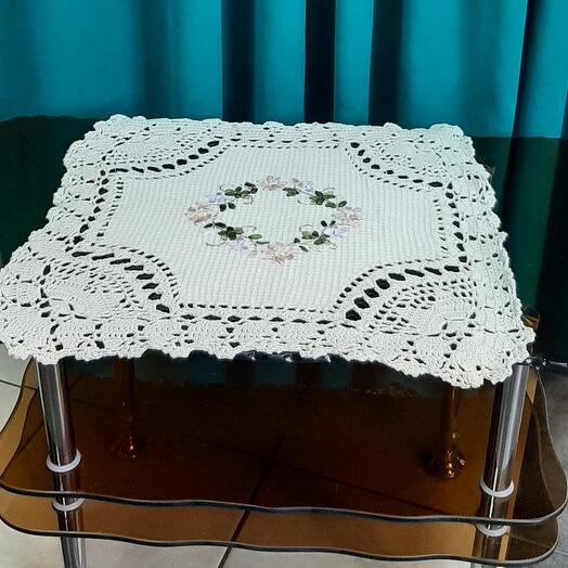 Салфетка ажурная с апликацией 40х40
