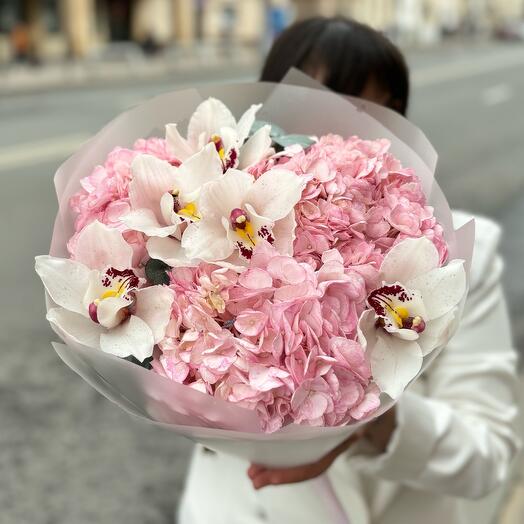 Гортензия с орхидеей