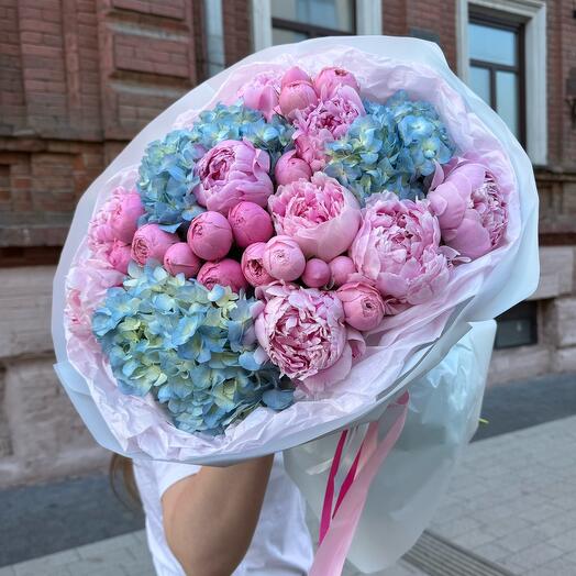Bouquet with peonies and hydrangeas
