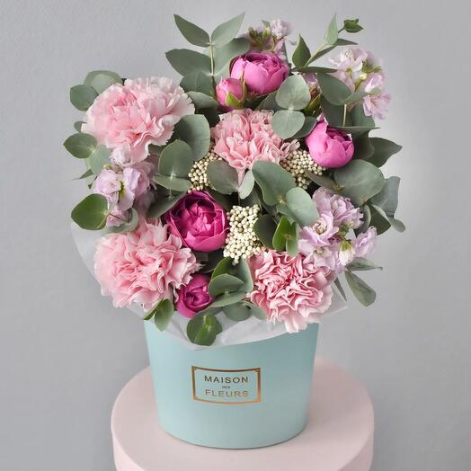Цветы в коробке «Завтрак у Тиффани» с розой Мисти баблс | Букет 006 Bottega dei Fiori