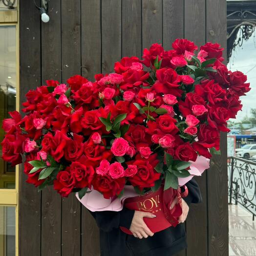 Сборная композиция в красной коробке