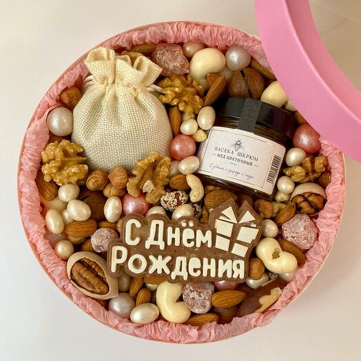 Коробочка подарочная с чаем, медом, орехами на День рождение