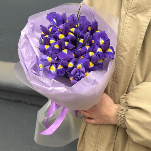 Bouquet of 15 irises