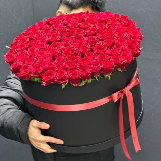 Бордо розы в коробке