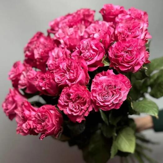 Букет из 23
пионовидных роз