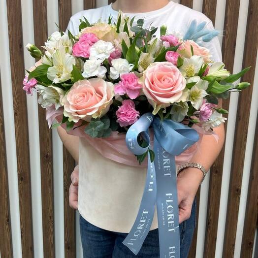 DELICATE BOUQUET IN A GLASS BOX M 357