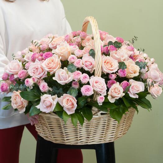 Корзина с цветами "Жемчужное сияние"