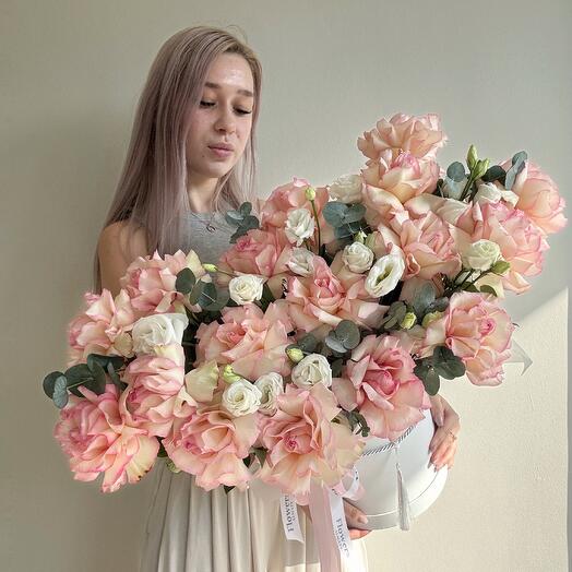 Микс французские розы и лизиантусов