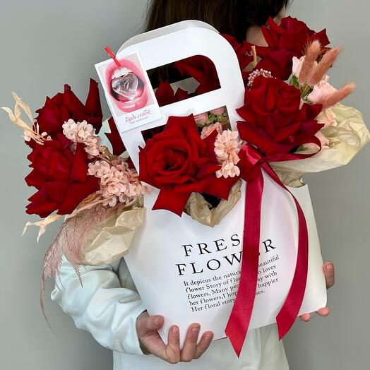 Bolso "pathion Dance" con rosas rojas francesas Explorer, con rosa arbusto y flores secas