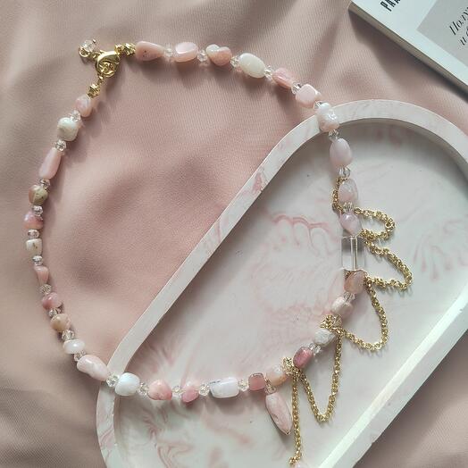 Колье из опала и хрусталя