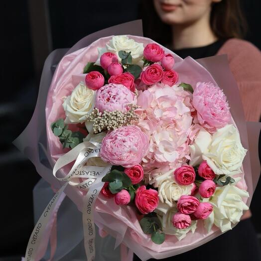 Букет с пионами и Жизель